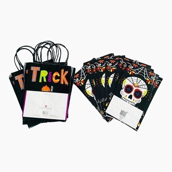 Halloween Trick or Treat 10x Paper Sacks & 7x Paper Bags Lot of 17 Gift Bags - Picture 4 of 4